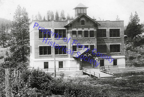 Republic-School-P093436 © Ferry County Historical Society